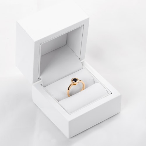 Pierścionek zaręczynowy SAVICKI: złoty, czarny diament